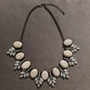 White Cristal Statement Necklace